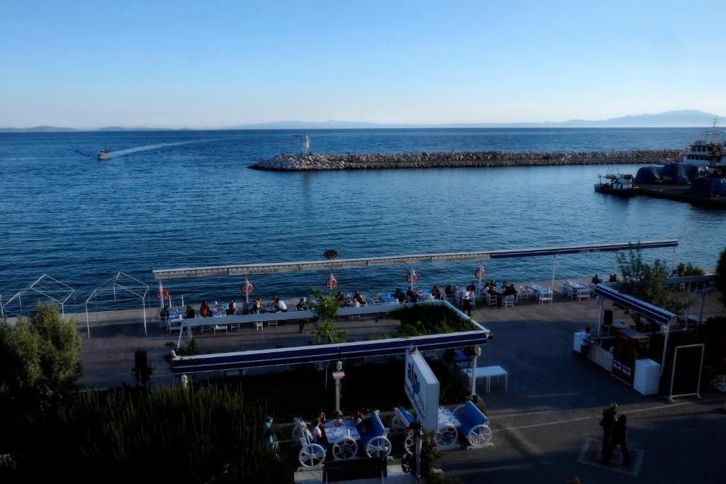 Alp Otel Restaurant Кючуккую Екстериор снимка